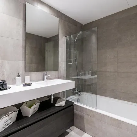 Al-1214 Alcazaba Lagoon Daire