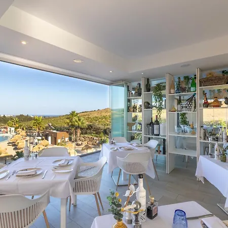 Al-1214 Alcazaba Lagoon * Estepona