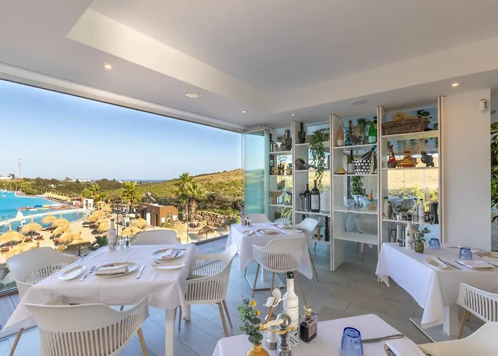 Al-1214 Alcazaba Lagoon * Estepona